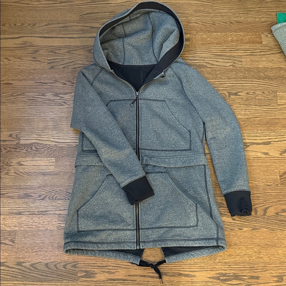 Gray women’s Lululemon detachable hooded Jacket